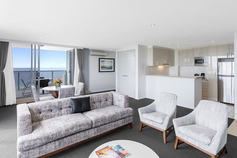 Meriton Suites Broadbeach - Accommodation in Bendigo 3