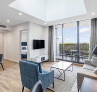 Meriton Suites Coward Street Mascot - Accommodation in Bendigo