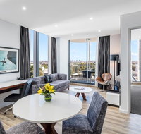 Meriton Suites Mascot Central - Accommodation in Bendigo