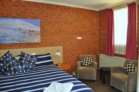 Merrijig Motor Inn - Accommodation in Bendigo 0