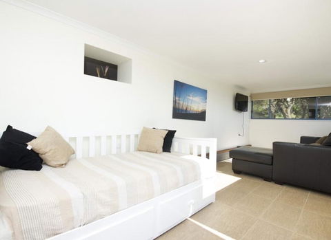 Mick's Apartment - Seal Rocks Beachfront - Accommodation in Bendigo 1