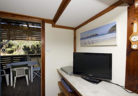 Mick's Beach Cottage - Seal Rocks Beachfront - Accommodation in Bendigo 3