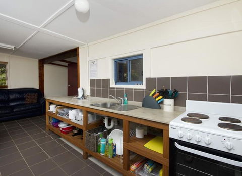 Mick's Beach Cottage - Seal Rocks Beachfront - Accommodation in Bendigo 2
