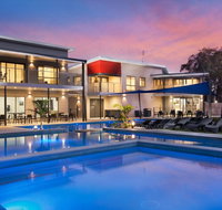 Middle Rock Holiday Resort - Accommodation in Bendigo