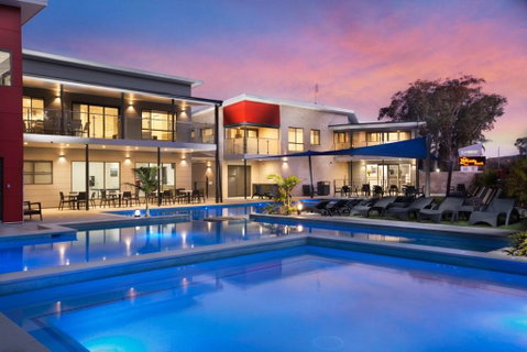 Middle Rock Holiday Resort - Accommodation in Bendigo 0