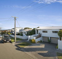 Minutes walk to Peregian Beach and surf - Unit 1/28 Pelican Street - Accommodation in Bendigo
