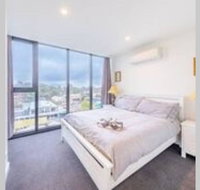 Modern Luxury 3 Bedroom Apartment with Sea Views - Accommodation in Bendigo