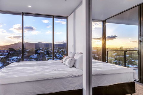 Modern, Carefree Living Style APT In Toowong&View - Accommodation in Bendigo 1