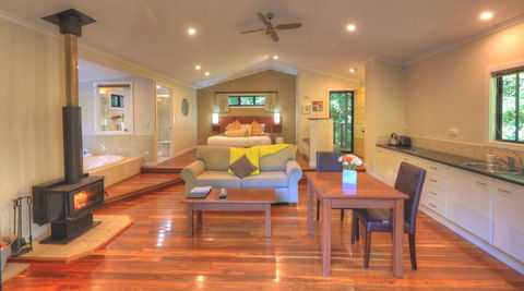 Montague's Of Montville - Accommodation in Bendigo 0