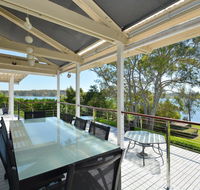 Morisset Bay Waterfront Views Lake House looking over Trinity Marina - Accommodation in Bendigo