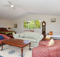 Morisset Waterfront 1bdr Studio looking over Trinity Marina - Accommodation in Bendigo