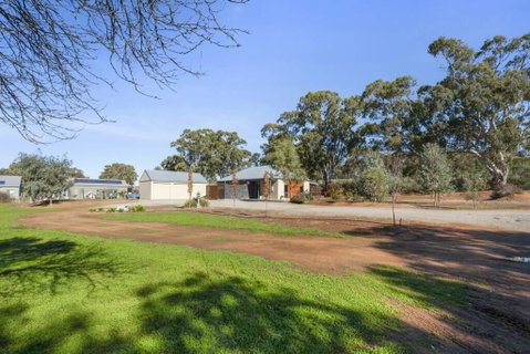 Moss's Place - Accommodation in Bendigo 1