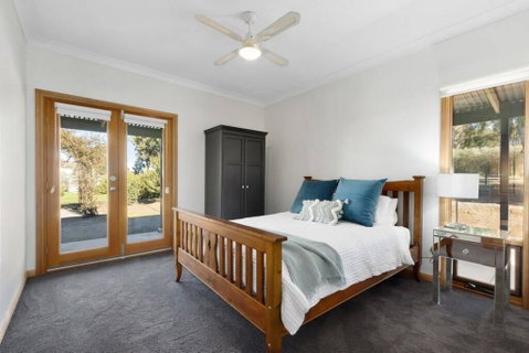 Moss's Place - Accommodation in Bendigo 2