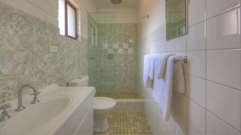 Motel Meneres - Accommodation in Bendigo 3