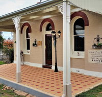 Must Love Dogs BB  Self Contained Cottage - Accommodation in Bendigo