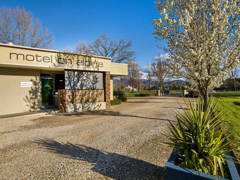Myrtleford Motel On Alpine - Accommodation in Bendigo 1