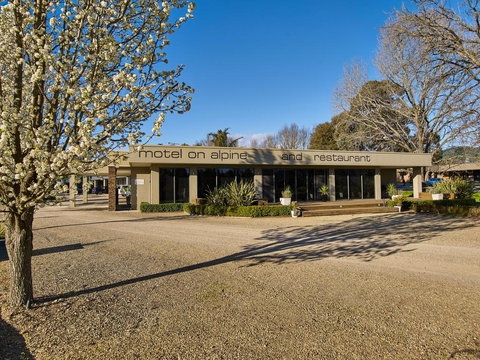 Myrtleford Motel On Alpine - Accommodation in Bendigo 0