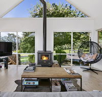 Nafplio Luxury hideaway with open fireplace on 3 acre vineyard water views close to wineries - Accommodation in Bendigo