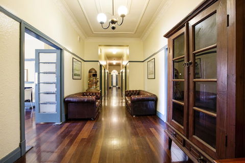Captain Stirling Hotel - Accommodation in Bendigo 6