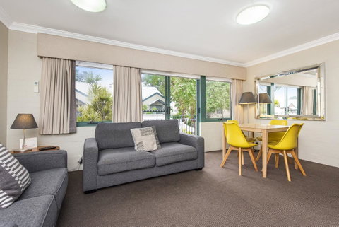 Subiaco Village 20 - Accommodation in Bendigo 2