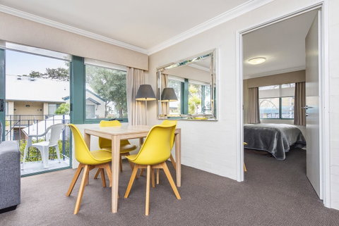 Subiaco Village 20 - Accommodation in Bendigo 3