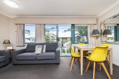 Subiaco Village 20 - Accommodation in Bendigo 1