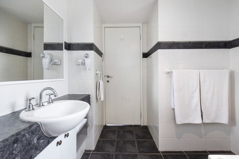 Subiaco Village 20 - Accommodation in Bendigo 14