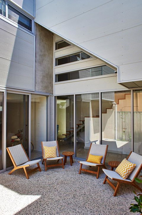 The Urban Beach House - Accommodation in Bendigo 11