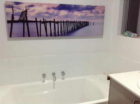 Lakeside Views - Accommodation in Bendigo 3