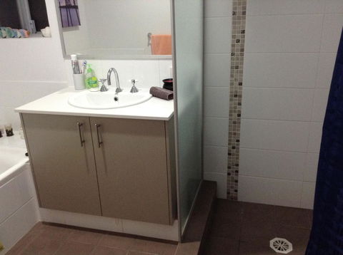 Lakeside Views - Accommodation in Bendigo 4