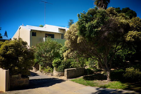 Cottesloe Artist's Beach Retreat - Accommodation in Bendigo 4