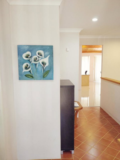 Cosy Easy Access Home Near Perth CBD And Fremantle - Accommodation in Bendigo 0