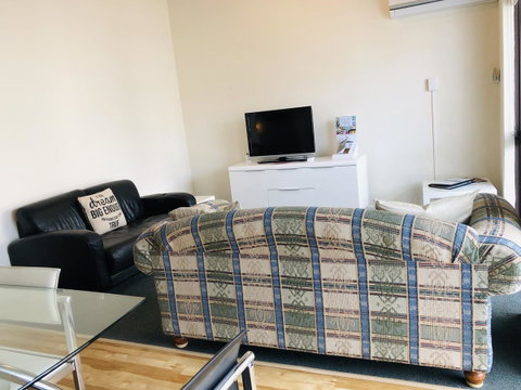 Seashore Memories - Sleeps 3 - Accommodation in Bendigo 4
