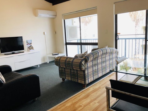 Seashore Memories - Sleeps 3 - Accommodation in Bendigo 3