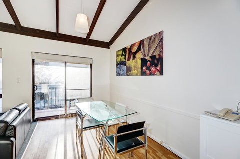 Seashore Memories - Sleeps 3 - Accommodation in Bendigo 9