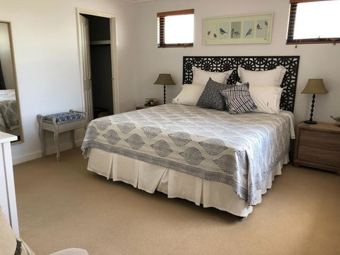 Mullaloo Beachfront Retreat - Accommodation in Bendigo 6