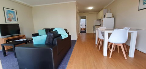 West Beach Lagoon 202 - Quiet & Ground Floor! - Accommodation in Bendigo 9