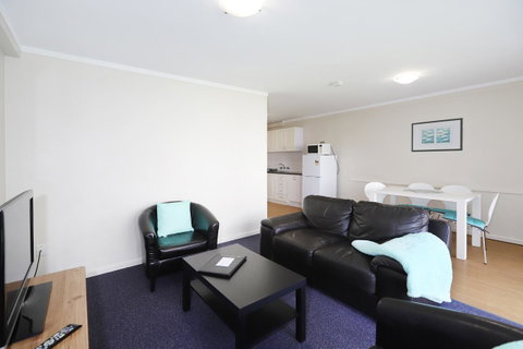 West Beach Lagoon 202 - Quiet & Ground Floor! - Accommodation in Bendigo 11