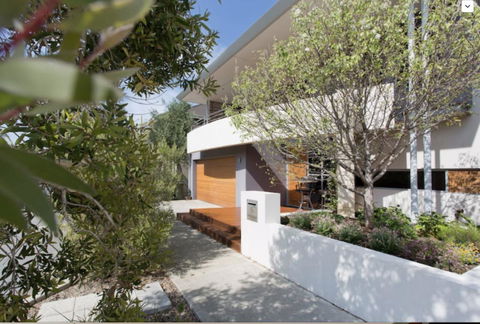 Adele's Luxury South Beach Apartment With King Bed - Accommodation in Bendigo 20