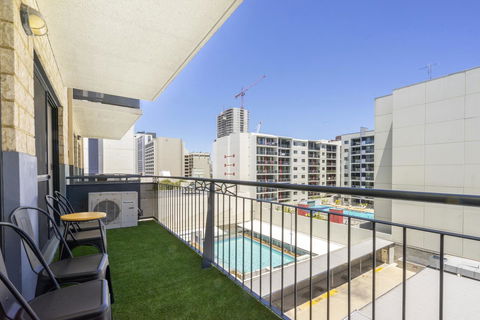 Oversized Eastend Sleeps 6 Free PARKING+POOL WIFI - Accommodation in Bendigo 22