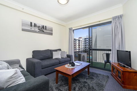 Oversized Eastend Sleeps 6 Free PARKING+POOL WIFI - Accommodation in Bendigo 6