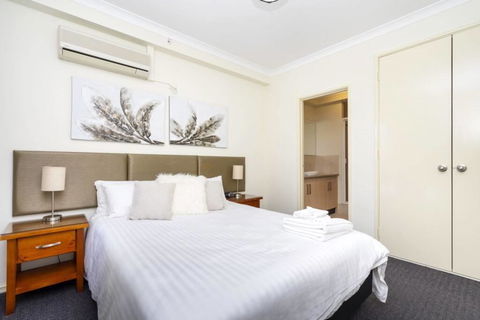 Oversized Eastend Sleeps 6 Free PARKING+POOL WIFI - Accommodation in Bendigo 34