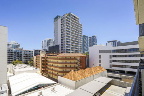 Oversized Eastend Sleeps 6 Free PARKING+POOL WIFI - Accommodation in Bendigo 23