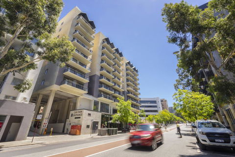 Oversized Eastend Sleeps 6 Free PARKING+POOL WIFI - Accommodation in Bendigo 24