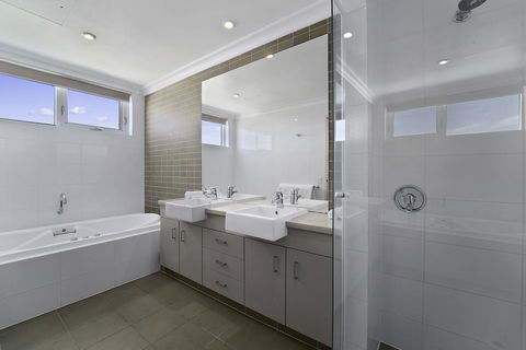 Luxury Suite Bunbury - Accommodation in Bendigo 11