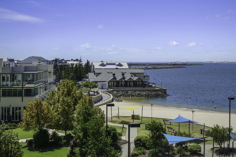 Luxury Suite Bunbury - Accommodation in Bendigo 0