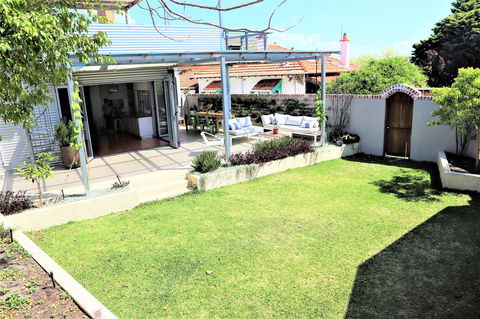 Fremantle Heritage Home For You To Enjoy! - Accommodation in Bendigo 13