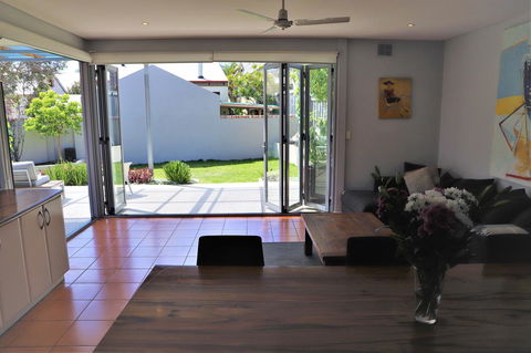 Fremantle Heritage Home For You To Enjoy! - Accommodation in Bendigo 11