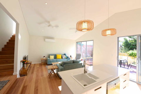 Sunny Blinco Street House - Accommodation in Bendigo 4
