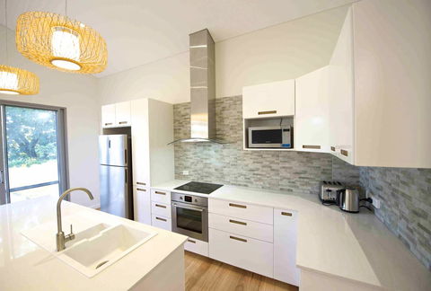 Sunny Blinco Street House - Accommodation in Bendigo 6